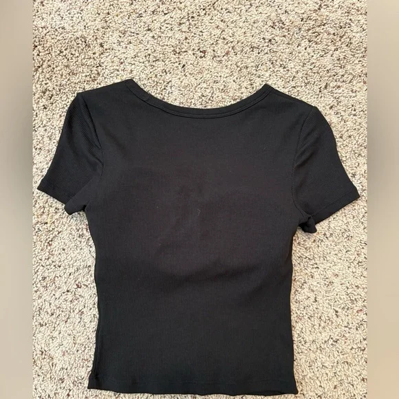 Klassy Network Black Ribbed V-Neck Tee - Picture 3 of 3